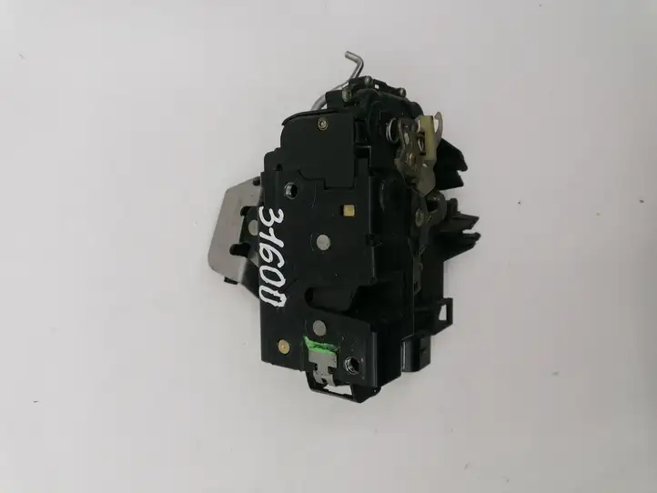 Audi A6 S6 C5 4B (2001 - 2004) 4B0839015G Замок задней двери — фото 3