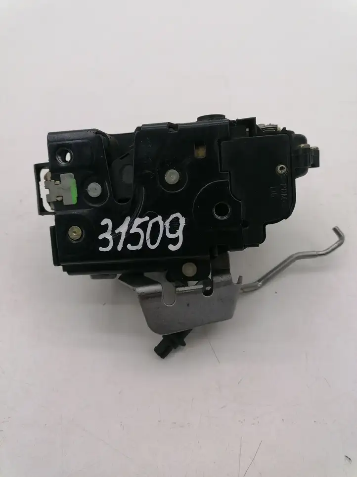 Audi A6 S6 C5 4B (2001 - 2004) 4B0839016G Замок задней двери — фото 3