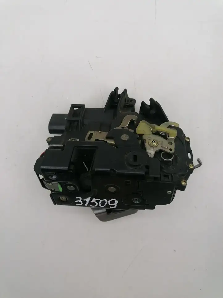 Audi A6 S6 C5 4B (2001 - 2004) 4B0839016G Замок задней двери — фото 4