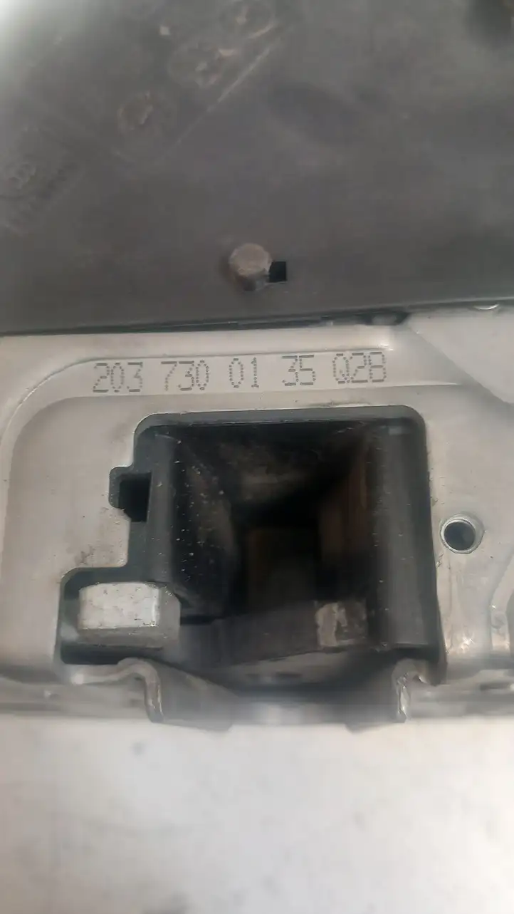 Mercedes-Benz C W203 (2000 - 2007) 2037300135 Замок задней двери — фото 3