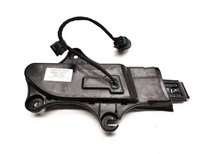 Tesla Model X (2015 - 2021) 1045157-00-D Наружная ручка задней двери — фото 4