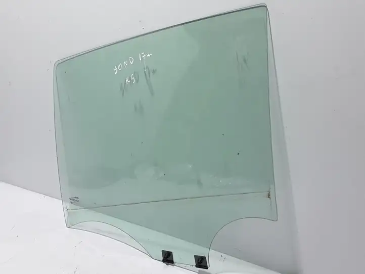 Dacia Sandero (2016 - )  823015497R Основное стекло задних дверей