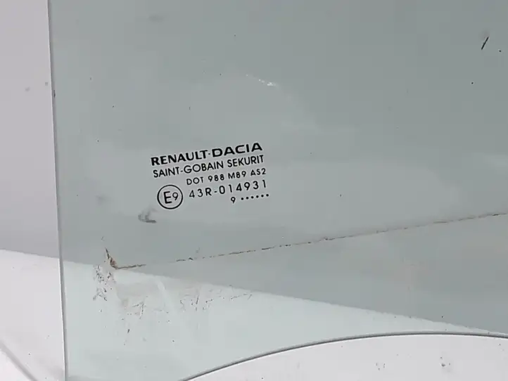 Dacia Sandero (2016 - )  823015497R Основное стекло задних дверей