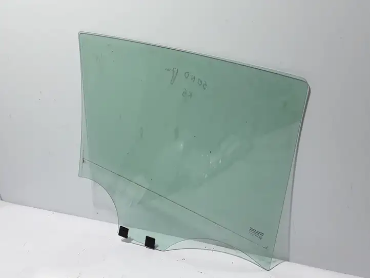 Dacia Sandero (2016 - )  823015497R Основное стекло задних дверей