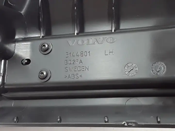 Volvo XC60 (2017 - ) 31448014 Внутренняя отделка переднего порога — фото 3