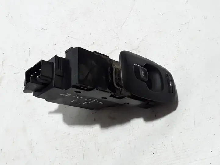 Volvo XC70 (2004 - 2007) 30746075 Кнопка стеклоподъемников — фото 1