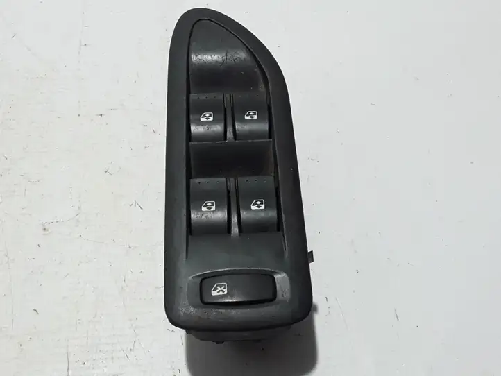 Renault Laguna II (2001 - 2005) 8200397299 Блок кнопок стеклоподъемников — фото 1