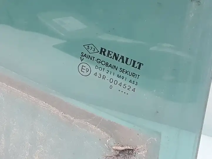 Renault Megane III (2009 - 2016) 823000027R Стекло задней двери — фото 3