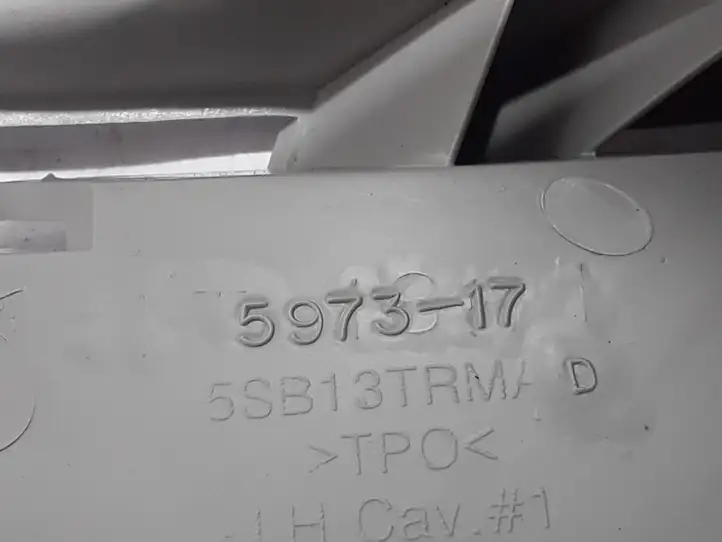 Chrysler Pacifica (2016 - ) 5SB13TRMAD Накладка порога — фото 3