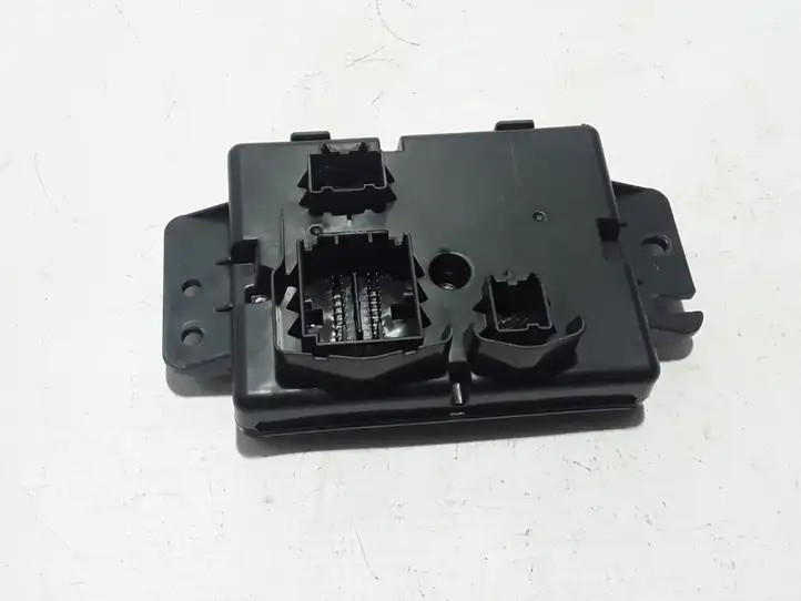 Chrysler Pacifica (2016 - )  68447892AB Другие блоки управления / модули