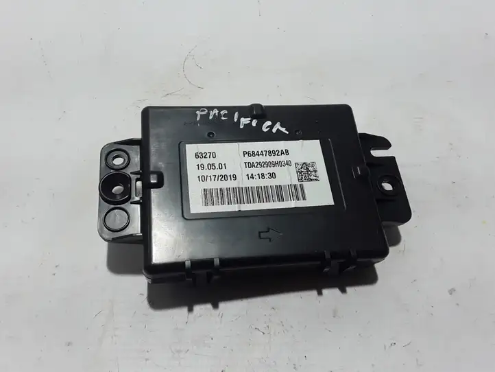 Chrysler Pacifica (2016 - )  68447892AB Другие блоки управления / модули