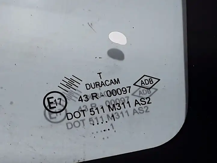 Dacia Duster (2010 - 2017) 833068568R Заднее боковое стекло — фото 2