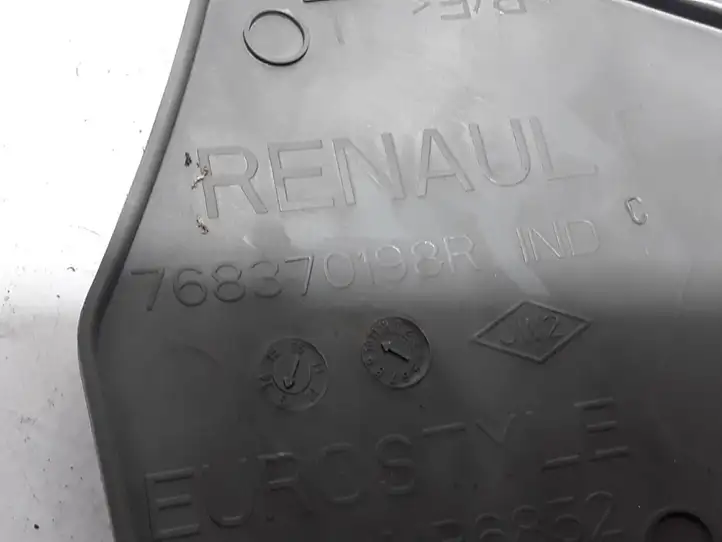Renault Zoe (2012 - ) 768370198R Внутренняя отделка переднего порога — фото 2