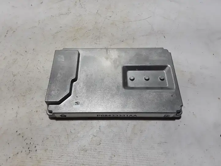 Chrysler Pacifica (2016 - )  68433331AA Звукоусилитель