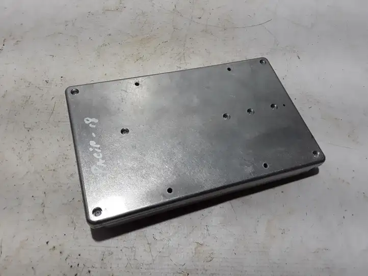 Chrysler Pacifica (2016 - )  68433331AA Звукоусилитель