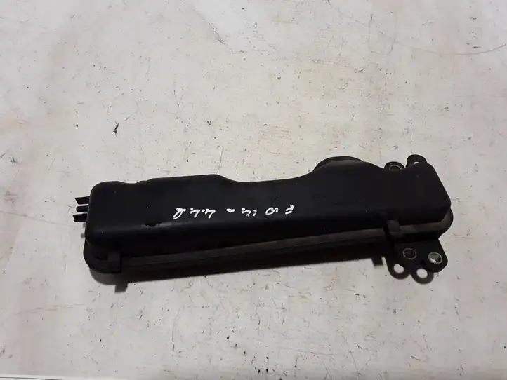 BMW 5 F10 F11 (2009 - 2016) 7605374 Прочие детали моторного отсека — фото 2