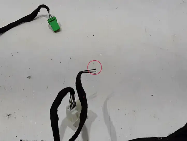 Volvo XC60 (2017 - )  32247852 Другой проводник