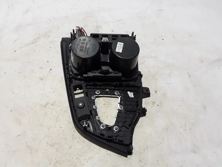 BMW 3 F30 F35 F31 (2012 - 2018) 9218926 Прочие детали салона — фото 3