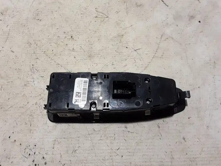 BMW 3 F30 F35 F31 (2012 - 2018) 9208111 Блок кнопок стеклоподъемников — фото 2