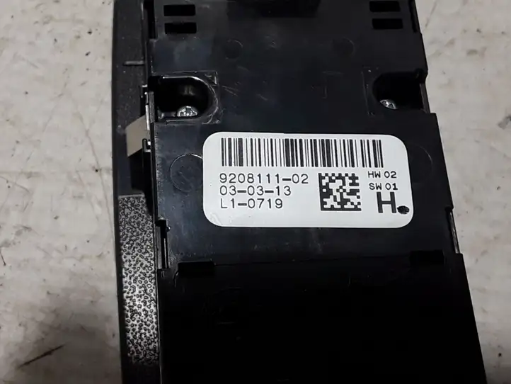 BMW 3 F30 F35 F31 (2012 - 2018) 9208111 Блок кнопок стеклоподъемников — фото 3