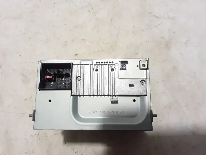 Volkswagen Tiguan (2007 - 2011)  1K0035191 Радио/ проигрыватель CD/DVD / навигация