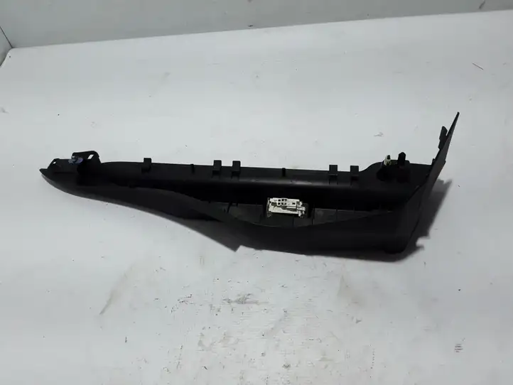 Renault Laguna (2007 - 2015)  799120001R Боковая отделка (у окна)