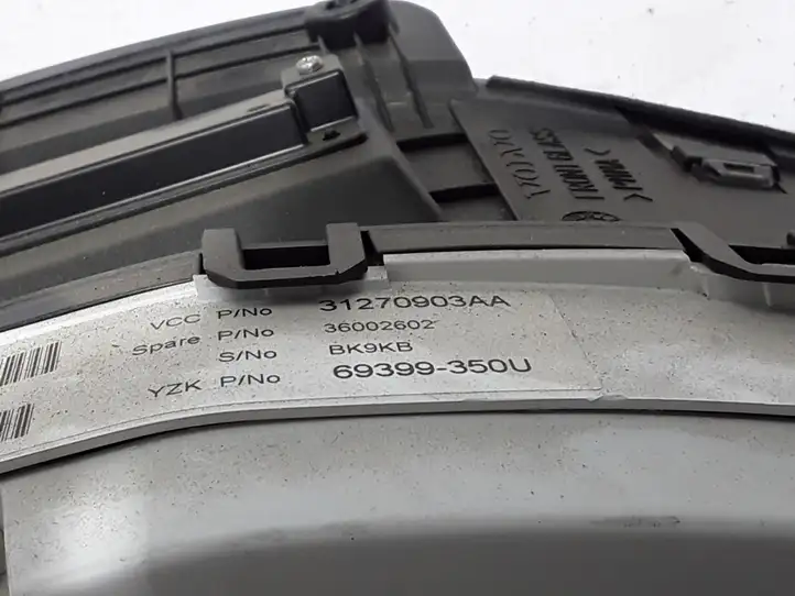 Volvo XC70 (2007 - 2013)  31270903 Спидометр (приборный щиток)