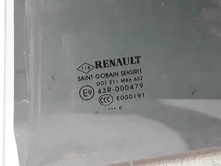 Renault Megane III (2009 - 2016) 823011776R Стекло задней двери — фото 2