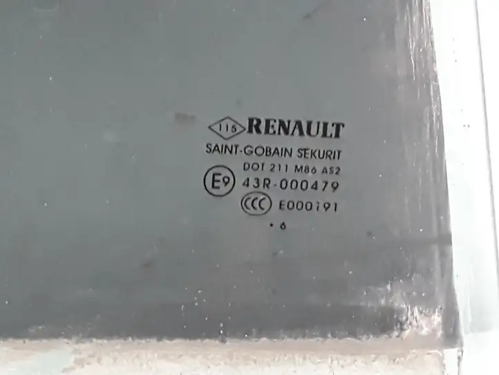 Renault Megane III (2009 - 2016) 823000181R Стекло задней двери — фото 3