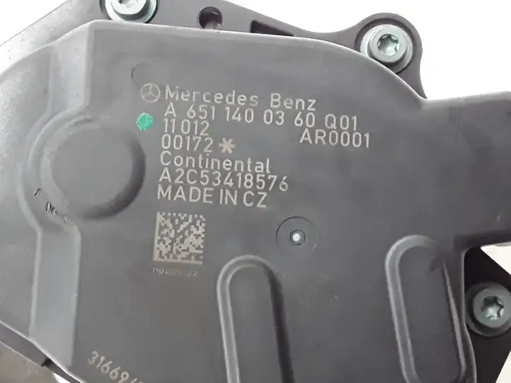 Mercedes-Benz E C207 W207 (2009 - 2017) A6511400360 Клапан EGR — фото 3