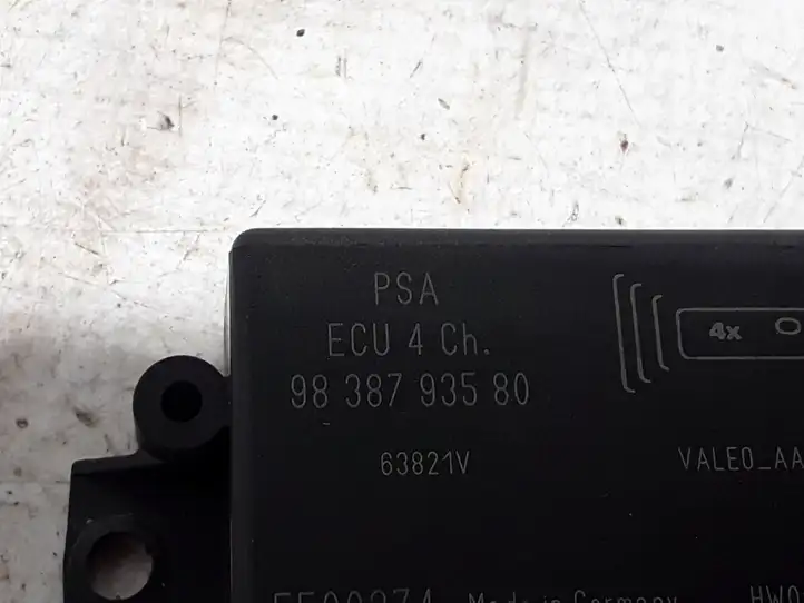 Peugeot 2008 II (2019 - ) 9838793580 Блок управления парктрониками — фото 3