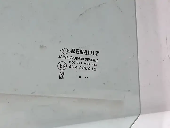 Renault Captur II (2020 - ) 823003946R Стекло задней двери — фото 2