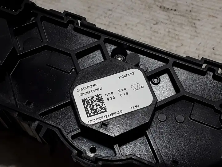 Dacia Duster (2017 - ) 275104033R Блок управления кондиционером — фото 2