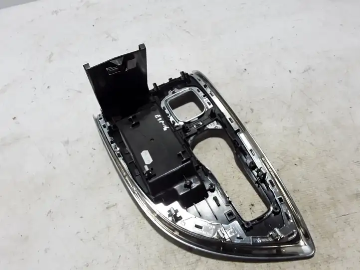 Renault Espace V (RFC) (2015 - 2019) 969337575R Прочие детали салона — фото 3