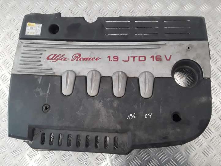 735304182 Alfa Romeo 156 Variklio dangtis (apdaila)