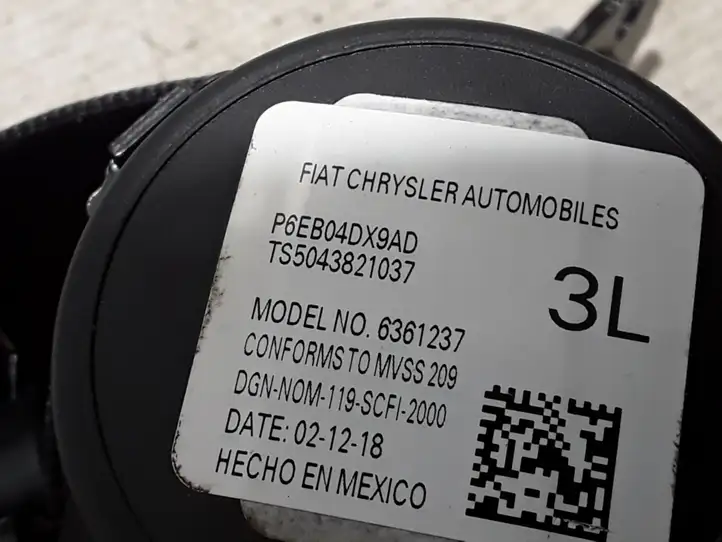 Chrysler Pacifica (2016 - ) 6EB04DX9AD Задний ремень безопасности — фото 3