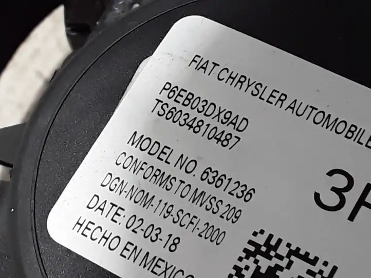 Chrysler Pacifica (2016 - ) 6EB03DX9AD Задний ремень безопасности — фото 2