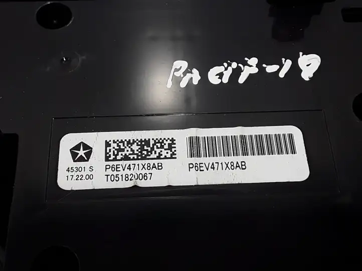 Chrysler Pacifica (2016 - ) 6EV471X8AB Блок управления кондиционером — фото 3