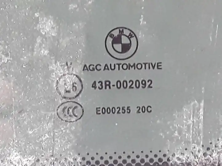 BMW 5 G30 G31 (2016 - ) 7387468 Заднее боковое стекло — фото 4