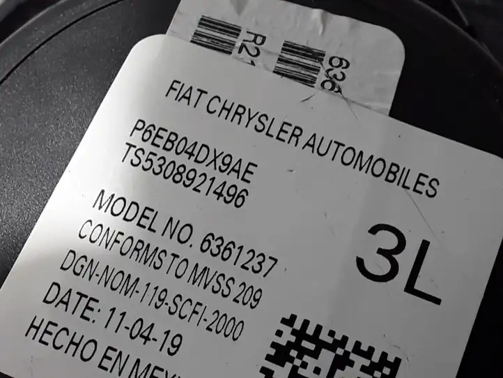 Chrysler Pacifica (2016 - ) 6EB04DX9AE Задний ремень безопасности — фото 3