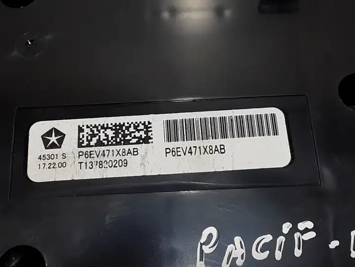Chrysler Pacifica (2016 - ) 6EV471X8AB Блок управления кондиционером — фото 3