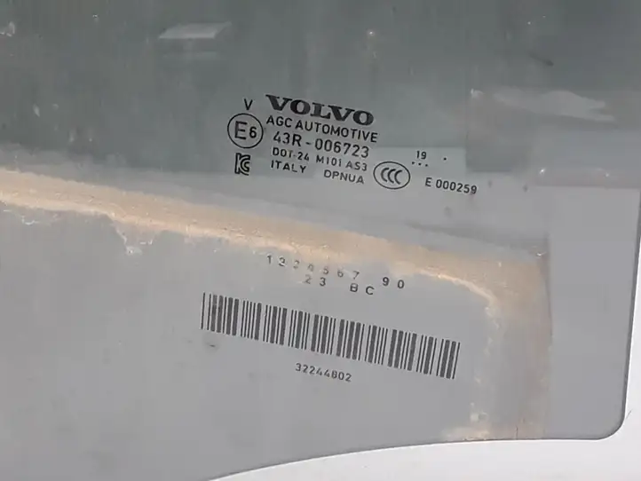 Volvo XC40 (2017 - ) 31442380 Стекло задней двери — фото 3