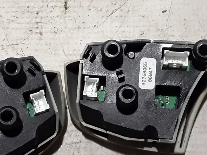 Volvo S80 (2006 - 2009) 30768065 Кнопки на рулевом колесе — фото 2