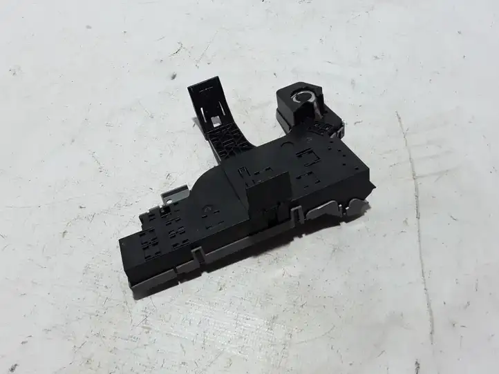 Volvo V60 (2018 - ) 31473767 Плюсовой провод аккумулятора — фото 3