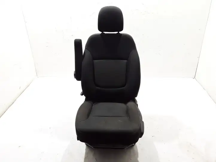 Renault Trafic III (X82) (2014 - ) Переднее сиденье водителя — фото 1