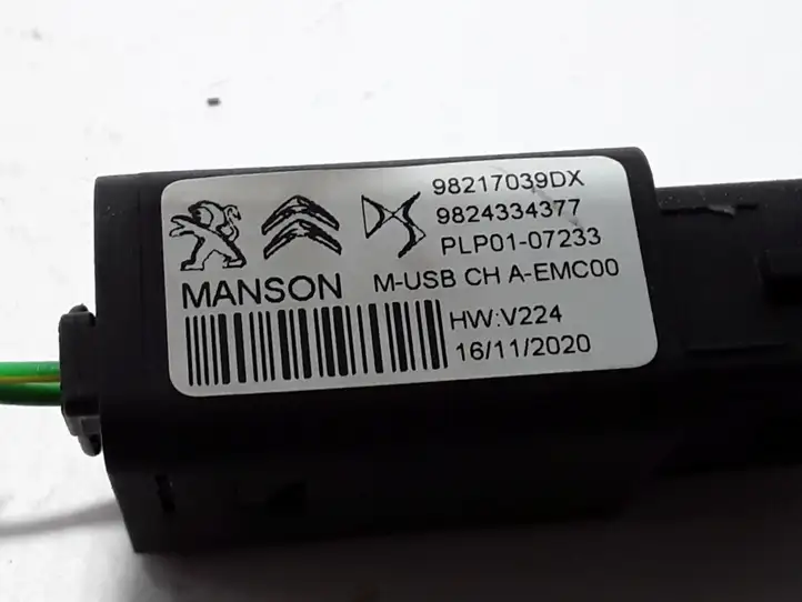 Peugeot 2008 II (2019 - )  9824334377 Разъем USB