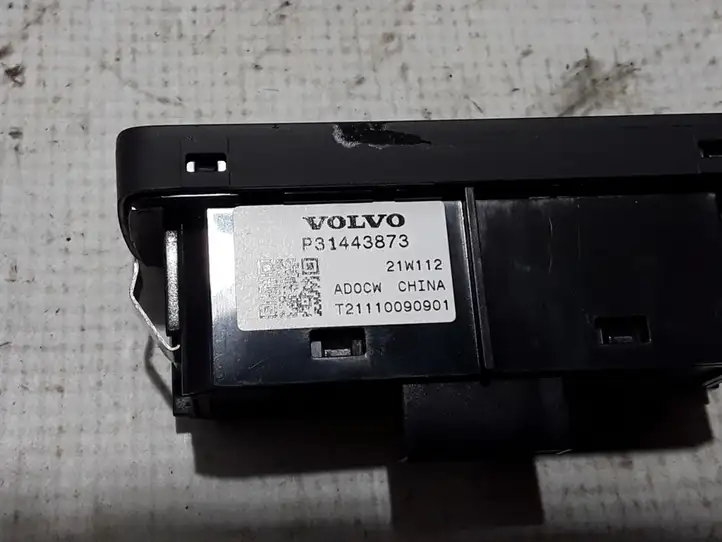 Volvo S60 (2018 - ) 31443873 Кнопка закрытия крышки багажника — фото 3