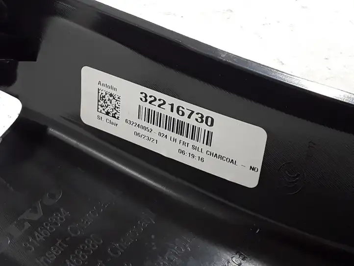 Volvo S60 (2018 - ) 32216730 Внутренняя отделка переднего порога — фото 3
