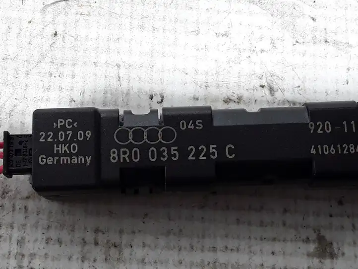 Audi Q5 SQ5 (2008 - 2012) 8R0035225C Усилитель антенны — фото 2