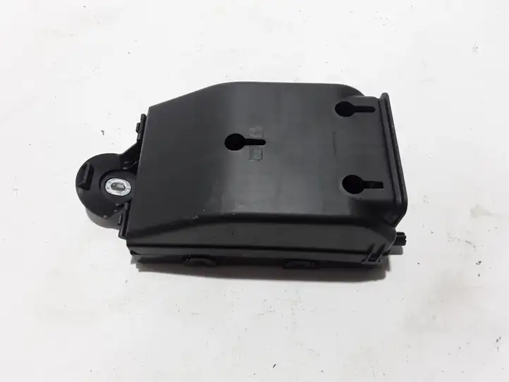 Volvo XC90 (2019 - )  32142591 Блок предохранителей